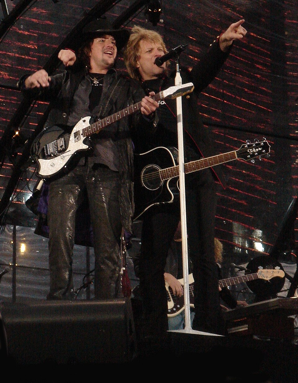 Jon Bon Jovi and Richie Sambora live in Dublin